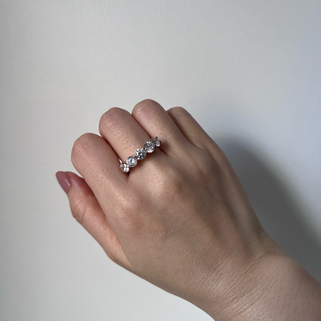 New Diamonique 5stones Diamond Ring